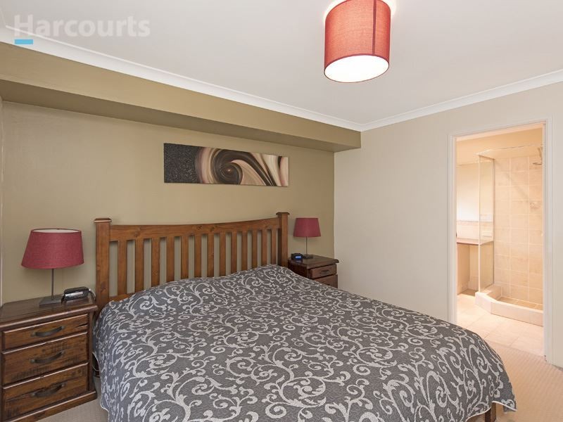 1 Wayford Circle, Hocking WA 6065