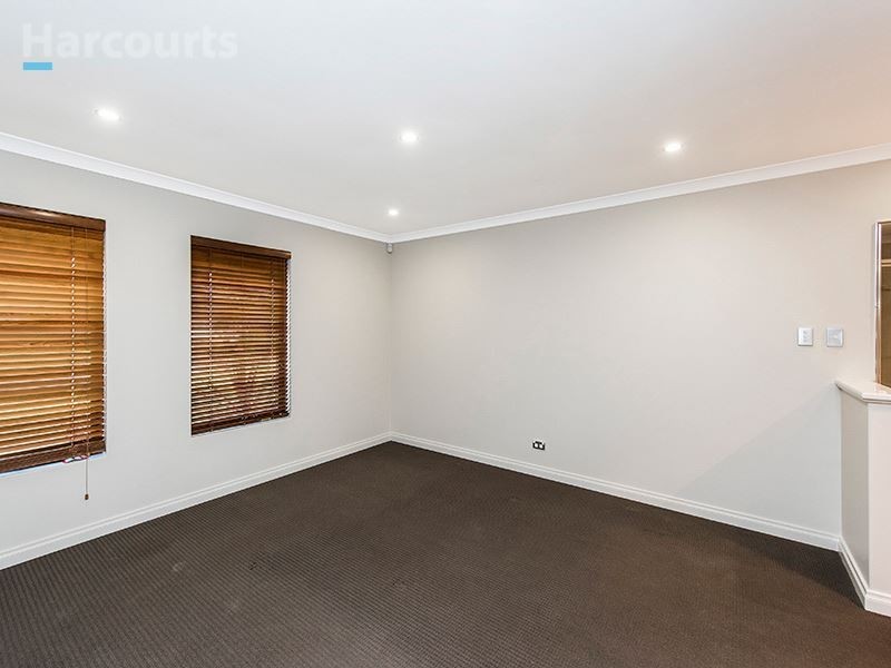 57 Sacramento Parade, Hocking WA 6065