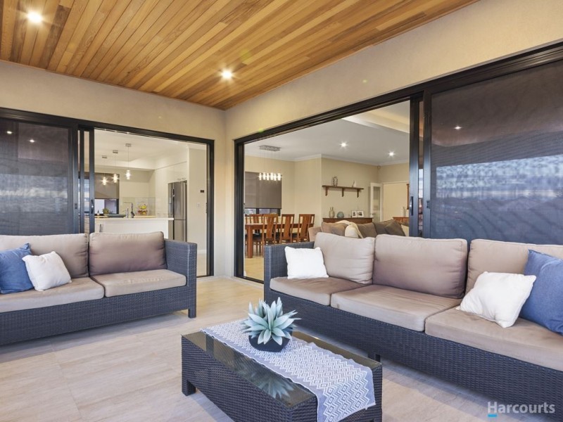 2 Courageous Place, Ocean Reef WA 6027