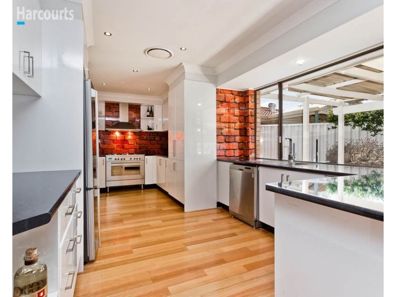 36 Westgate Way, Marangaroo WA 6064