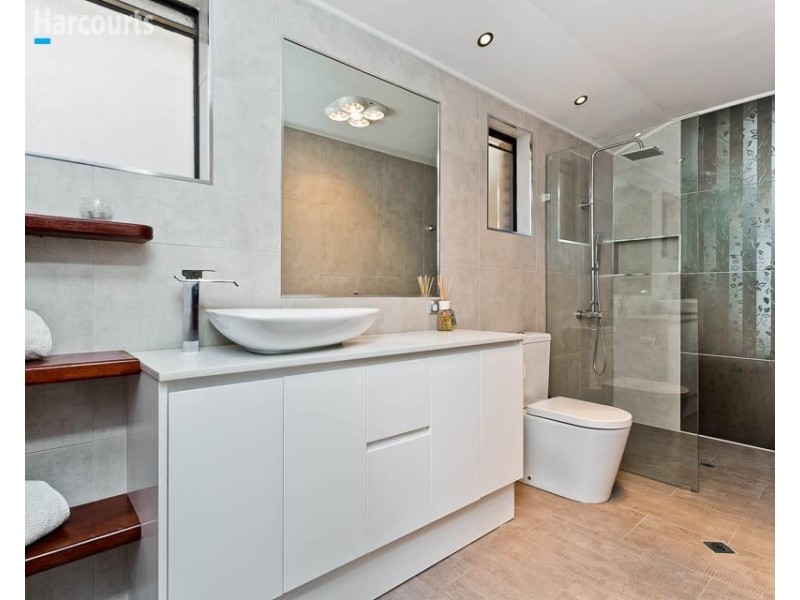 36 Westgate Way, Marangaroo WA 6064