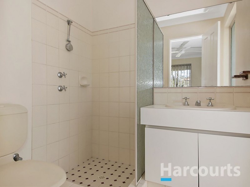 7 Renfrew Gardens, Kinross WA 6028