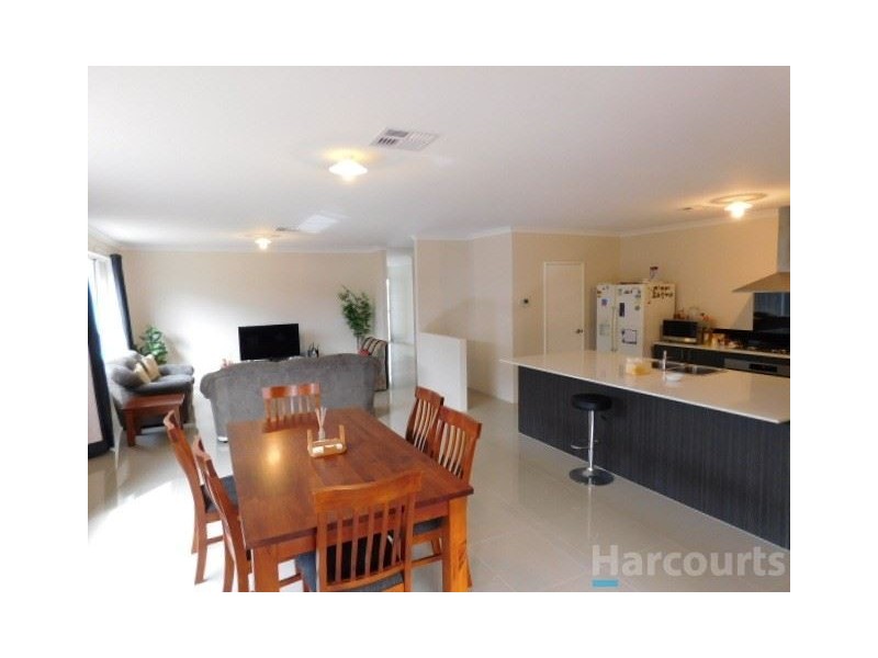 27 Lancewood Street, Banksia Grove WA 6031
