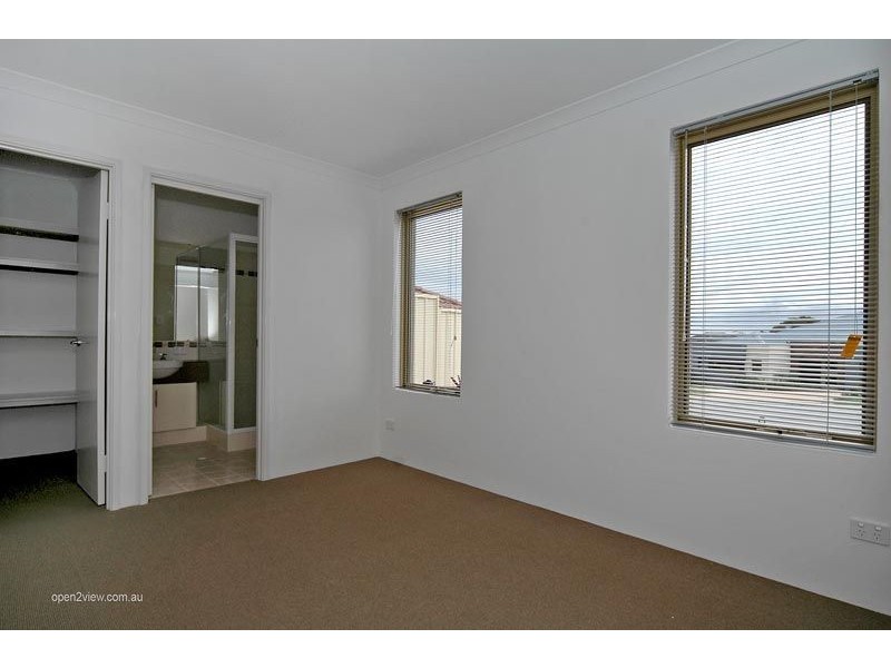 2/32 Messina Drive, Sinagra WA 6065