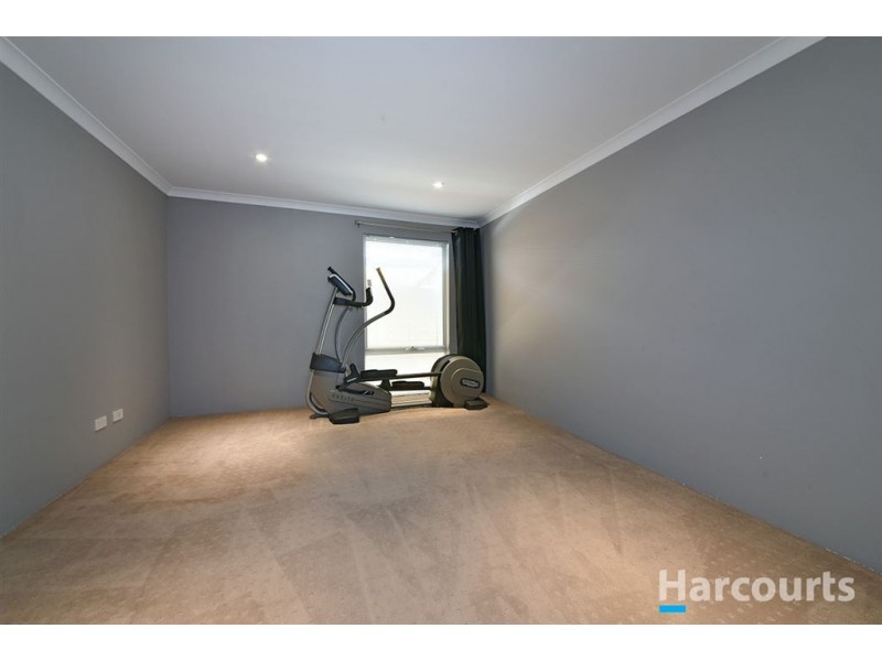 48 Liriope Parkway, Sinagra WA 6065