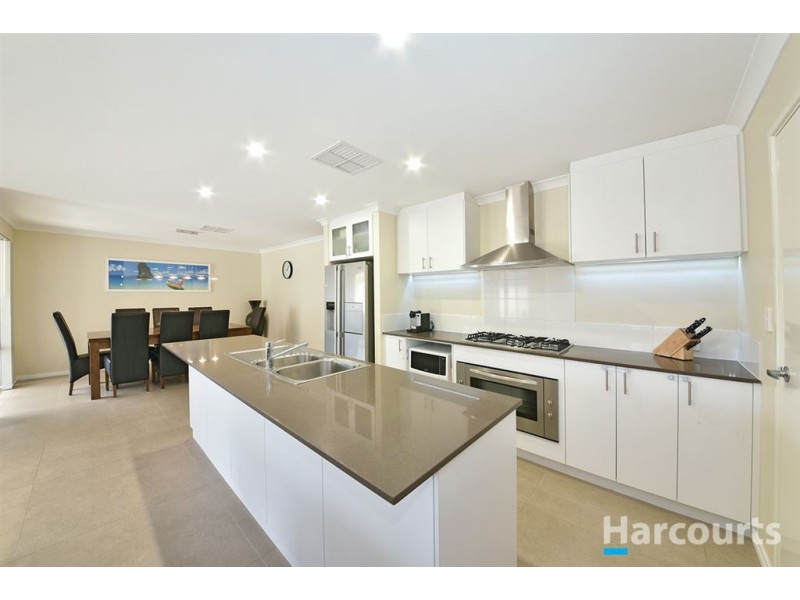 48 Liriope Parkway, Sinagra WA 6065