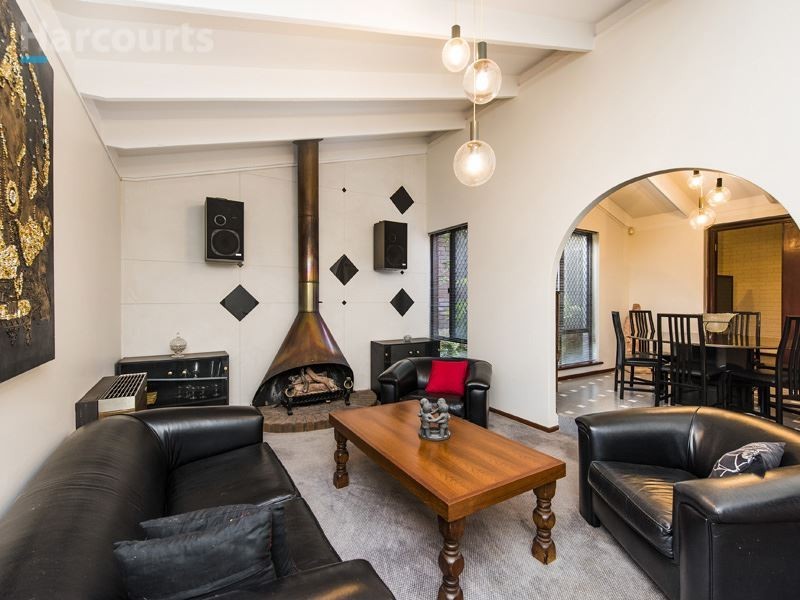 4 Douro Court, Kingsley WA 6026