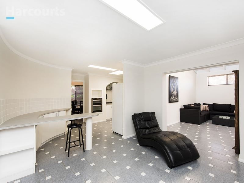 4 Douro Court, Kingsley WA 6026