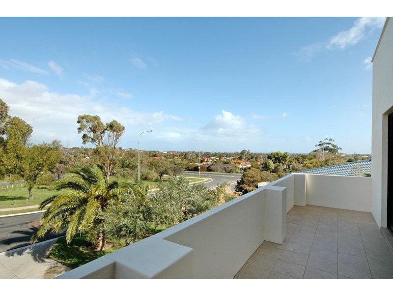 5 Ensign Way, Beldon WA 6027