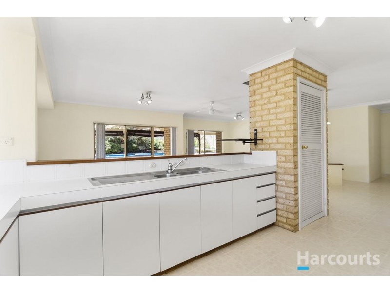 66 Lakevalley Drive, Edgewater WA 6027