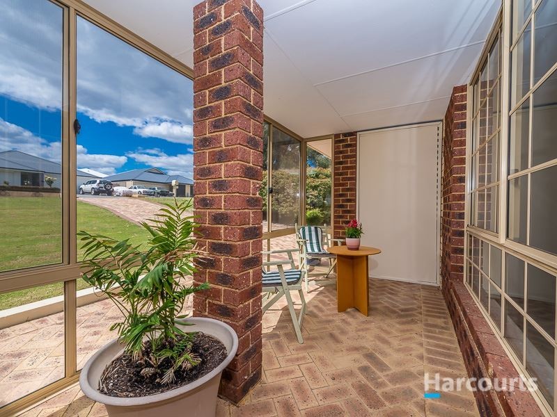 16 Hurd Road, Bullsbrook WA 6084