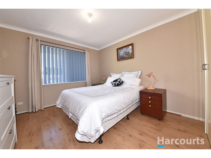 4 Woonan Street, Wanneroo WA 6065