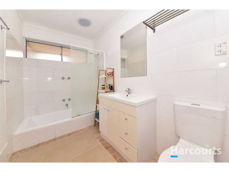 4 Woonan Street, Wanneroo WA 6065