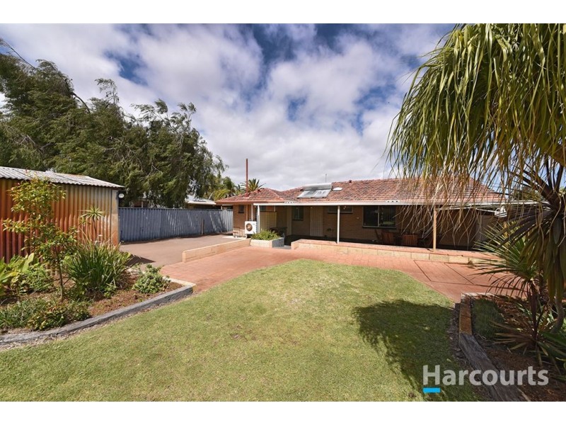 4 Woonan Street, Wanneroo WA 6065