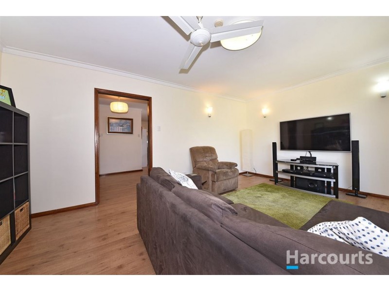 4 Woonan Street, Wanneroo WA 6065