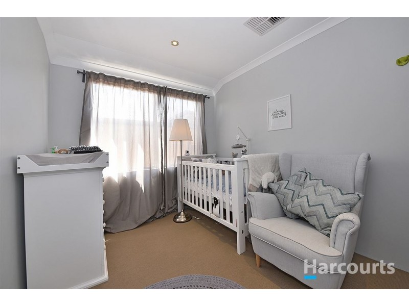 22 Rocklands Loop, Carramar WA 6031