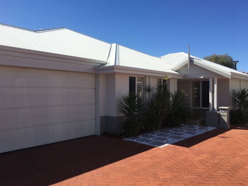 17 Airlie Chase, Clarkson WA 6030