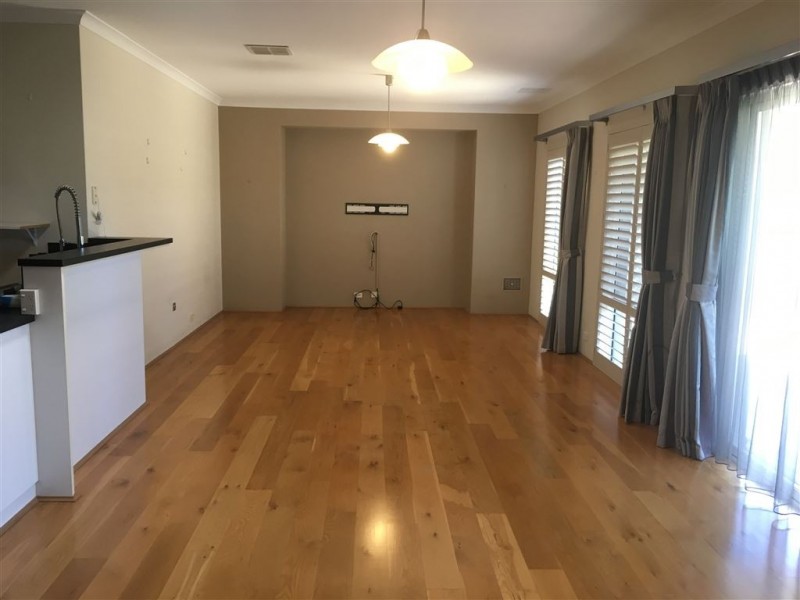 17 Airlie Chase, Clarkson WA 6030