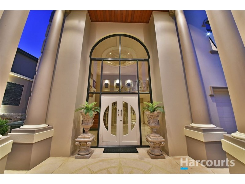 8 Kings Lynn Rise, Mindarie WA 6030