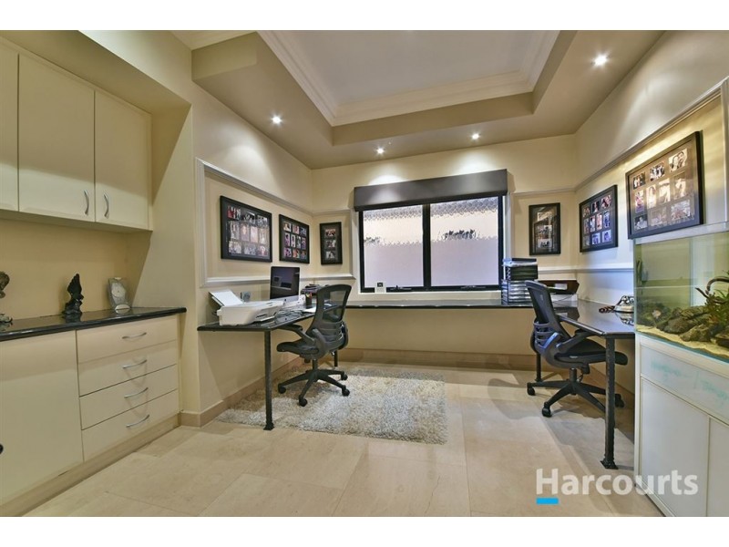 8 Kings Lynn Rise, Mindarie WA 6030