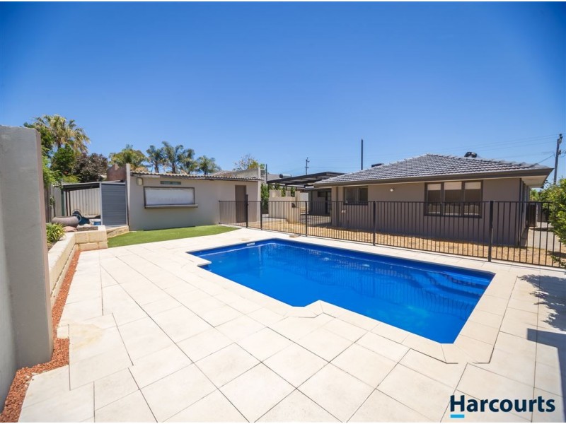 4 Bottlebrush Drive, Greenwood WA 6024