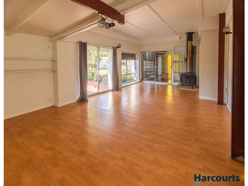 19 Amberton Avenue, Girrawheen WA 6064