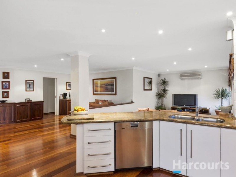 48 Southern Cross Circle, Ocean Reef WA 6027