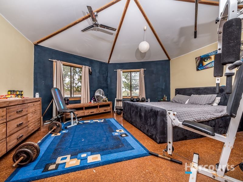 16 Dhu Street, Guilderton WA 6041