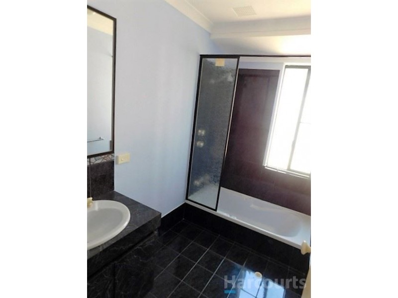 5 Mist Place, Banksia Grove WA 6031