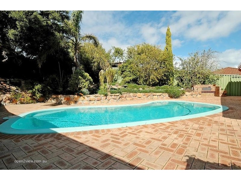 9B Spur Court, Ocean Reef WA 6027