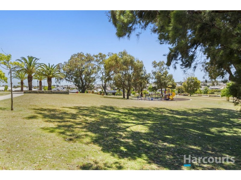 25 Tamarama Crescent, Clarkson WA 6030