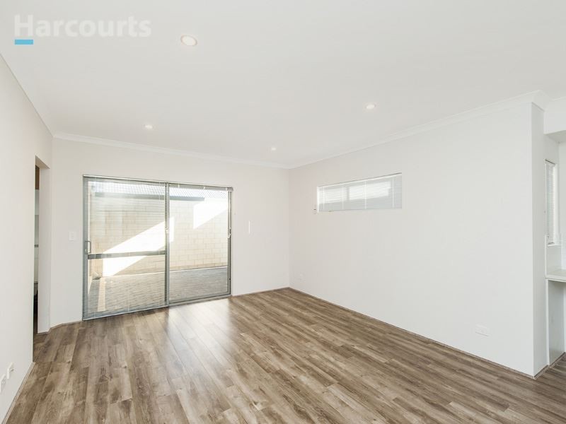 4/34 Willespie Drive, Pearsall WA 6065