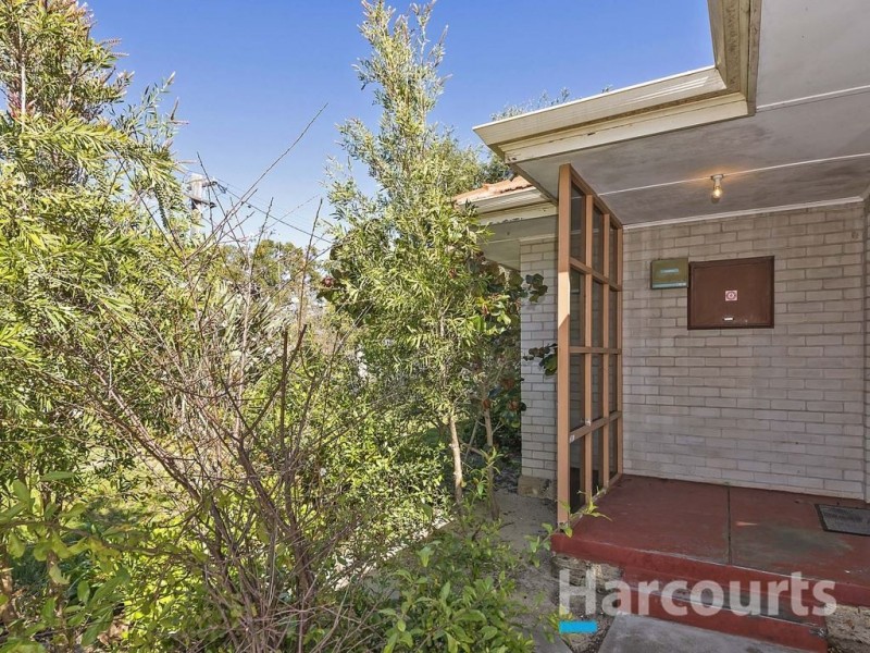 29 Robertsbridge Road, Nollamara WA 6061