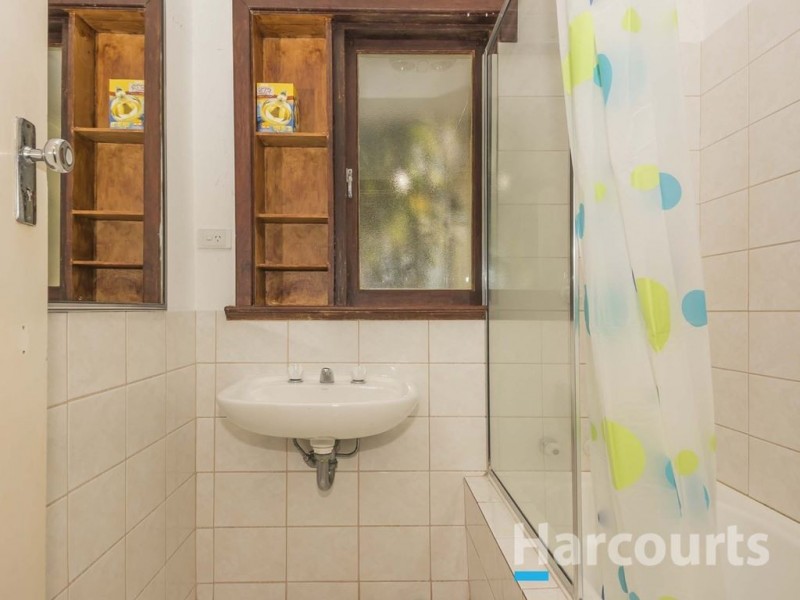 29 Robertsbridge Road, Nollamara WA 6061