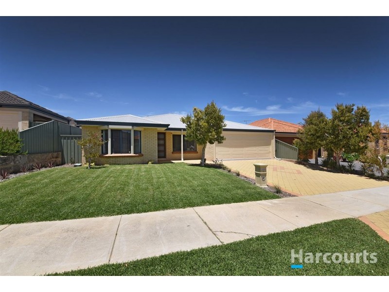 16 Pennine Pass, Merriwa WA 6030
