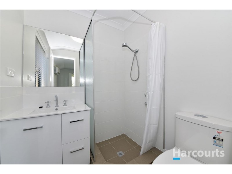 16 Pennine Pass, Merriwa WA 6030