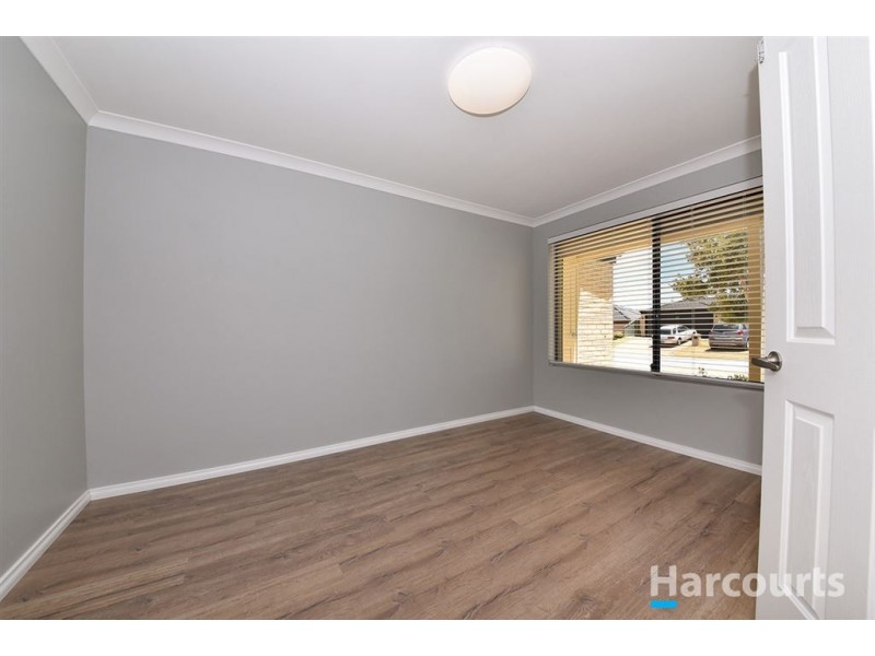 16 Pennine Pass, Merriwa WA 6030