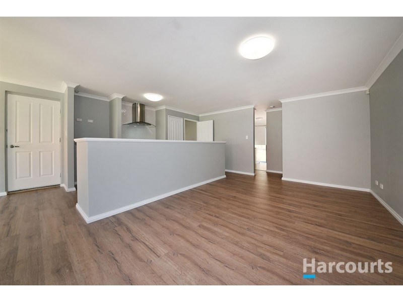 16 Pennine Pass, Merriwa WA 6030