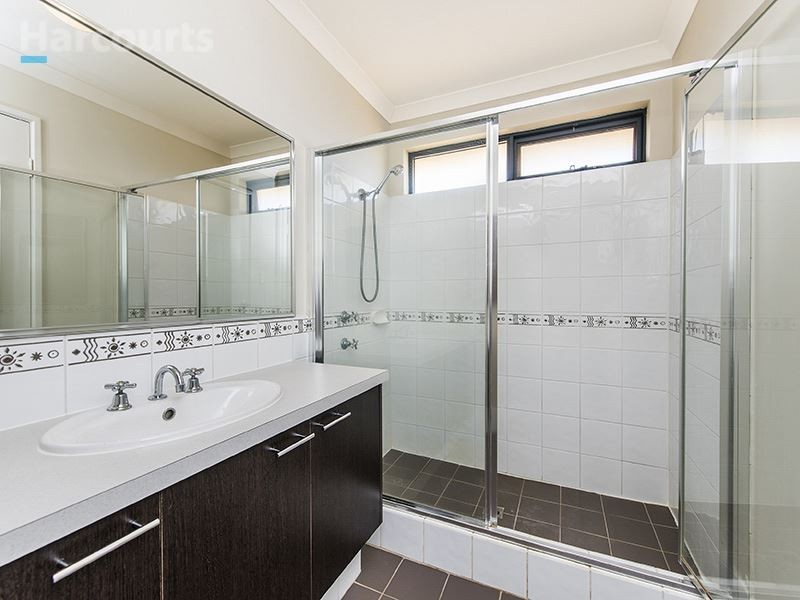 9 Kansas Lane, Hocking WA 6065