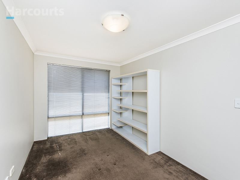 9 Kansas Lane, Hocking WA 6065