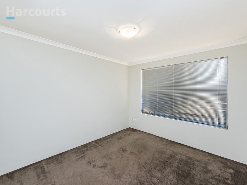 9 Kansas Lane, Hocking WA 6065