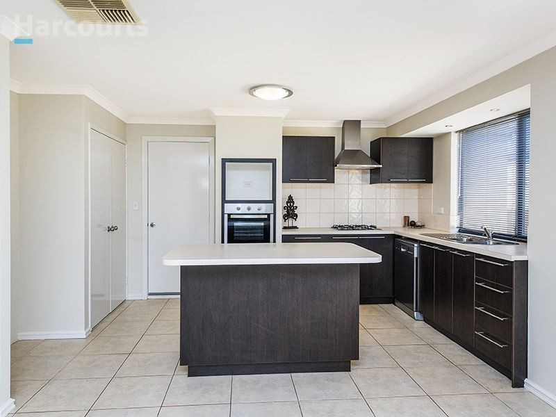 9 Kansas Lane, Hocking WA 6065