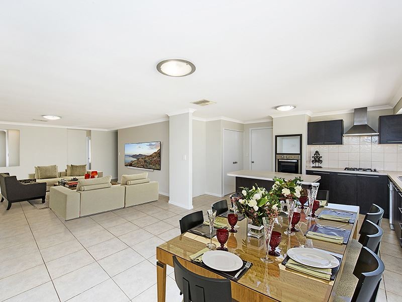 9 Kansas Lane, Hocking WA 6065