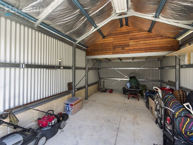 95 East Road, Hocking WA 6065