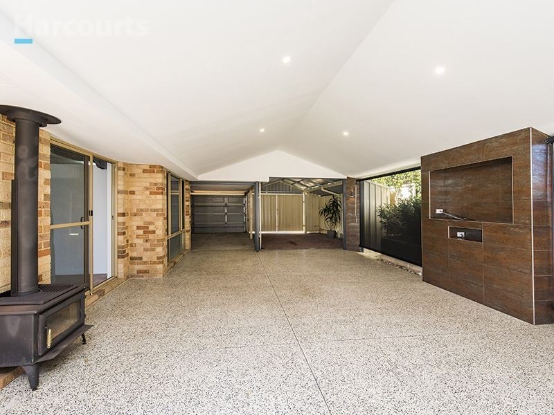 95 East Road, Hocking WA 6065