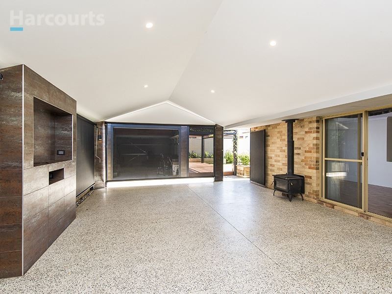 95 East Road, Hocking WA 6065