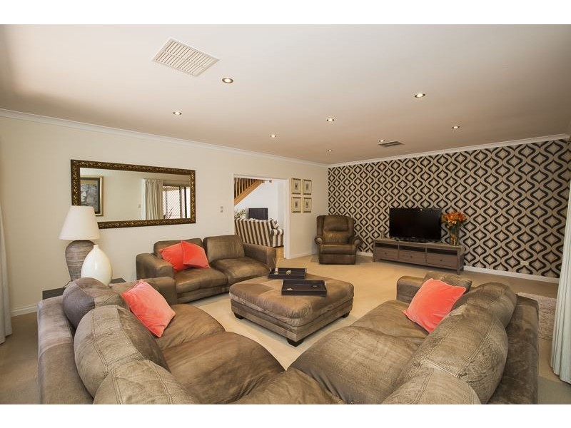 24 Dumaresq Loop, Quinns Rocks WA 6030