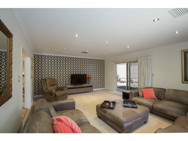 24 Dumaresq Loop, Quinns Rocks WA 6030