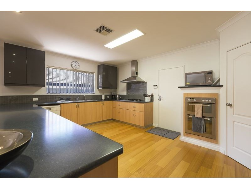 24 Dumaresq Loop, Quinns Rocks WA 6030