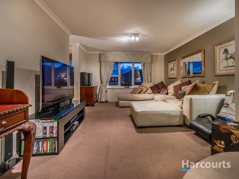 32 Mainsail Drive, Ocean Reef WA 6027